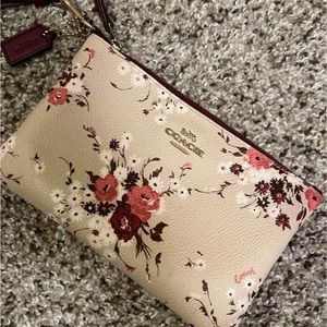 Coach flowery wrislet